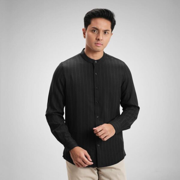CUTOFF Raheem Pinstripe Collarless Shirt Kemeja Koko Salur Garis Pria Lengan Panjang - White, M - Image 2
