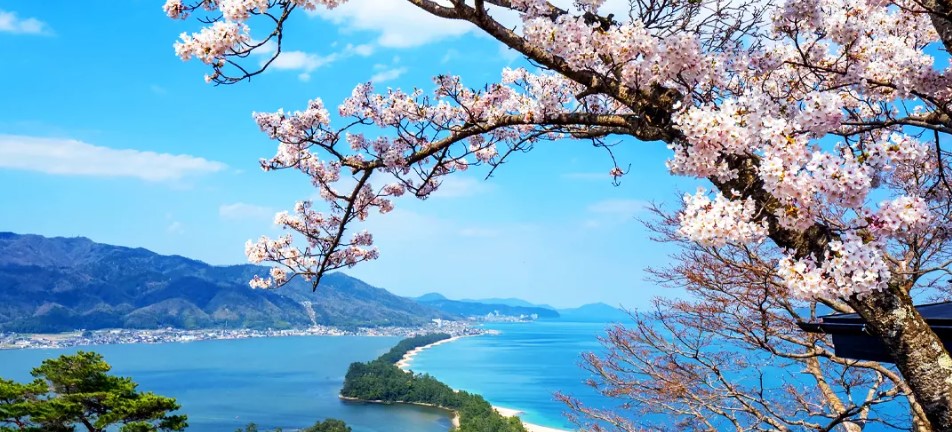 Kyoto Day Tour: Amanohashidate Viewpoint & Ine Funaya Village