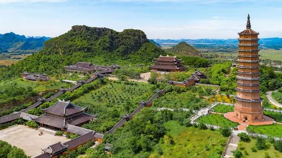 Ninh Binh Full Day Tour from Hanoi with Boat and Bike