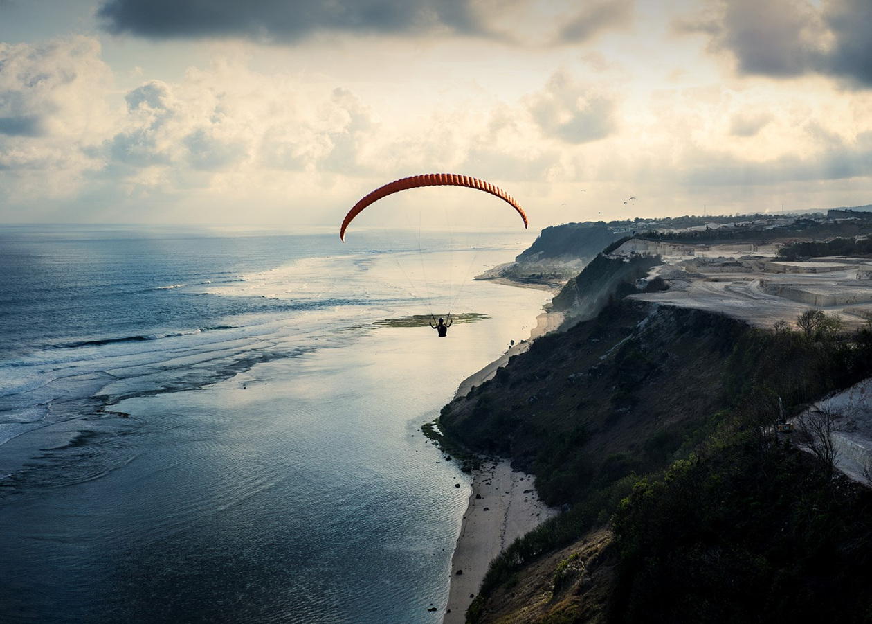 Berlibur di Bali (Sumber Foto : Serge Shakuto)
